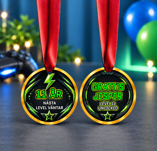 Gamer medalj med namn och egen text till födelsedag och kalas