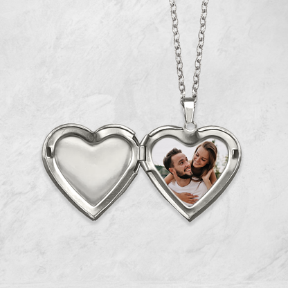 Personligt foto halsband i hjärtform – perfekt present till Mors dag​